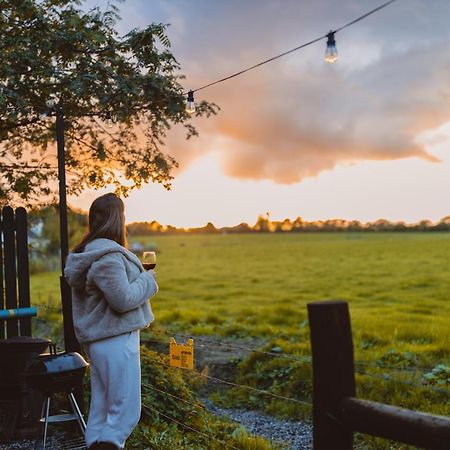 The Horrrsebox Tinyhouse Glamping Hotell Garadice Exteriör bild